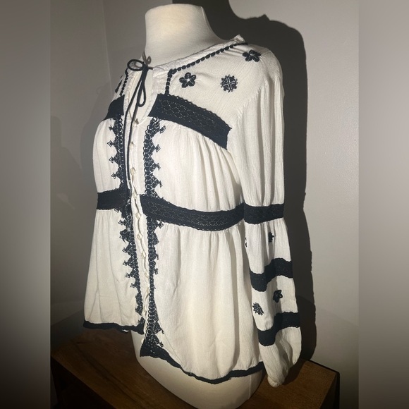 Free People | Iris Boho Top M B&W pheasant - Picture 4 of 11